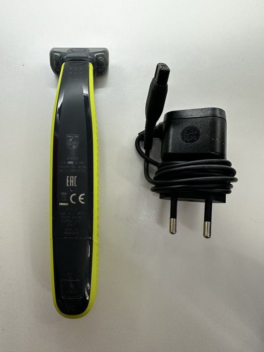 Електростанок Philips OneBlade QP2520