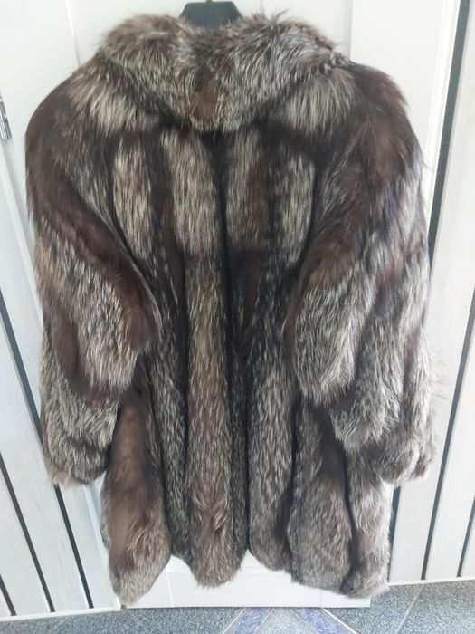 Futerko ,,Srebrne lisy" rozm 38-40 .