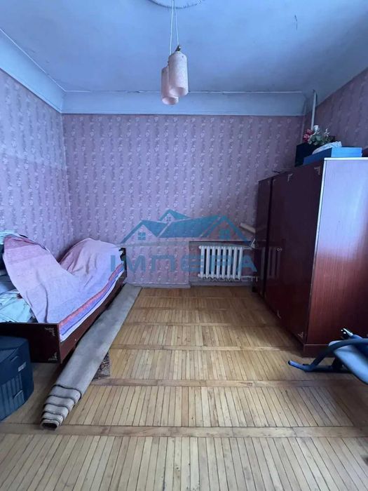 Продаж 3-кімнатної квартири в самому Центрі міста. Сталінка. Цегляний будинок