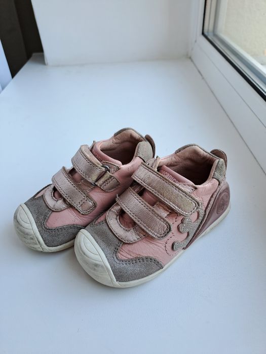 Кросівки Biomecanics 23 на дівчинку