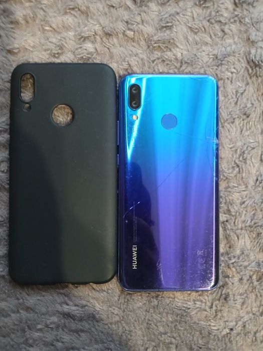 Телефон HUAWEI  nova 3