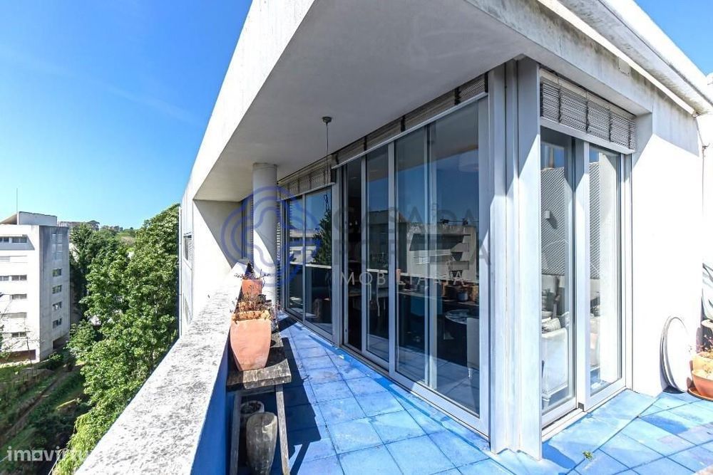 Excelente apartamento T5 rua de Serralves !Penthouse ! Terraço , 4 lug