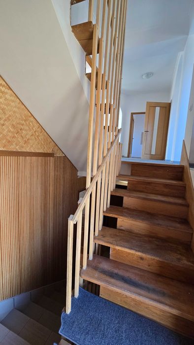 Добротний напівособняк з ремонтом та ділянкою у чудовому місці