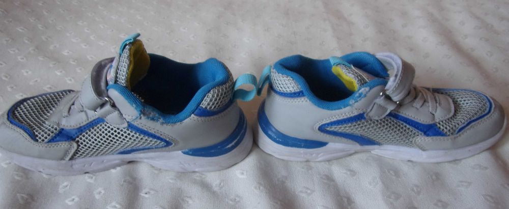 Bardzo lekkie, siateczkowe, oddychajace buty sportowe chłopiec 33/34