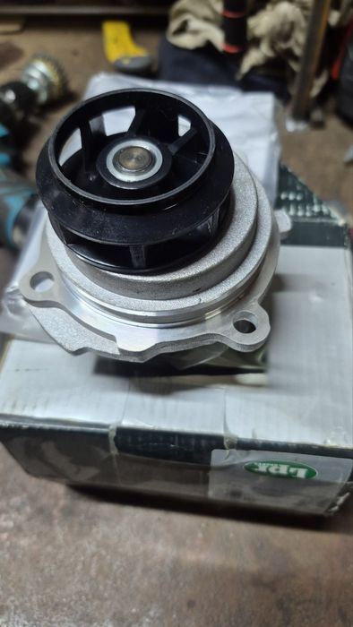 Помпа фольваген шкода ауді