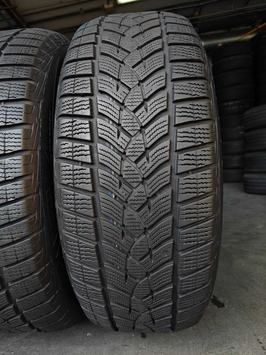 R17 225/60 103V XL шини зимові вживані на Кіа Спортейдж імпортні GoodYear Ultraprip Performance рік24 виробництво Германія