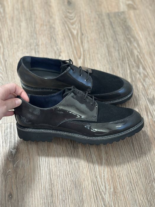 Нові туфлі Tamaris модель дербі
