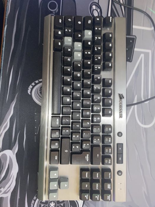 Teclado corsair k65