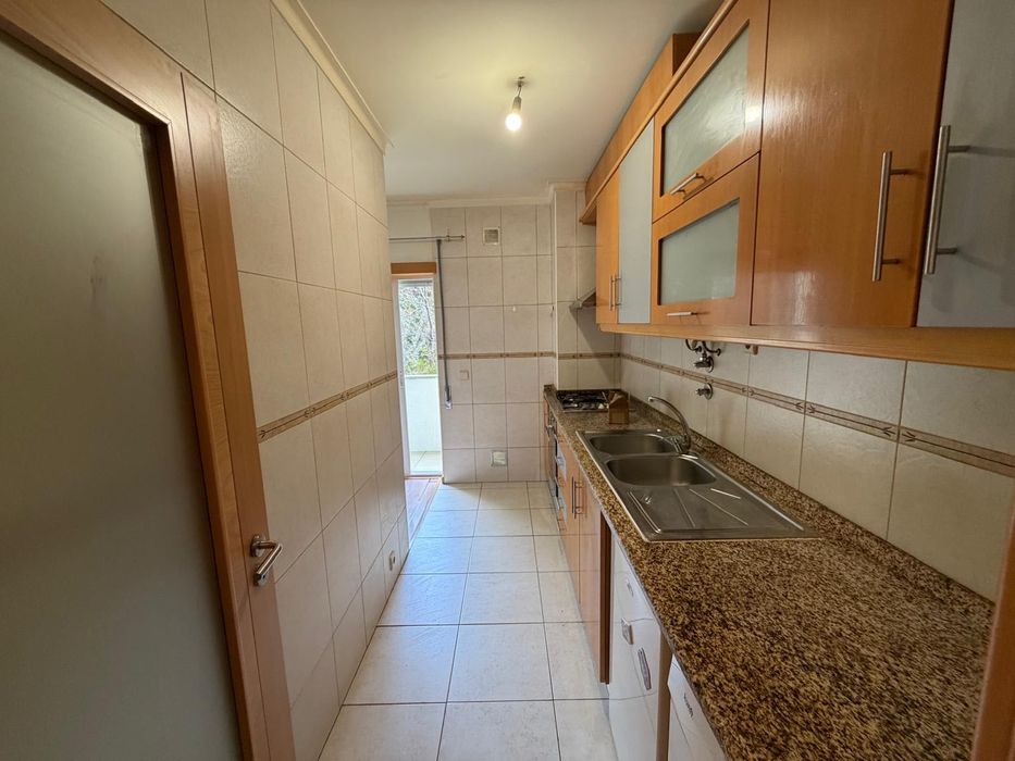 Apartamento T0 com varanda - rua da Saudade (Covilhã)