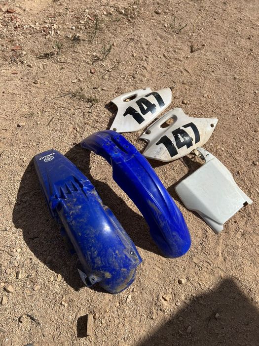 Vende-se plasticos Yz 250 f