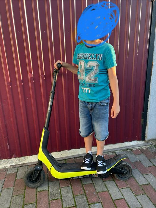 Продам дитячий електросамокат