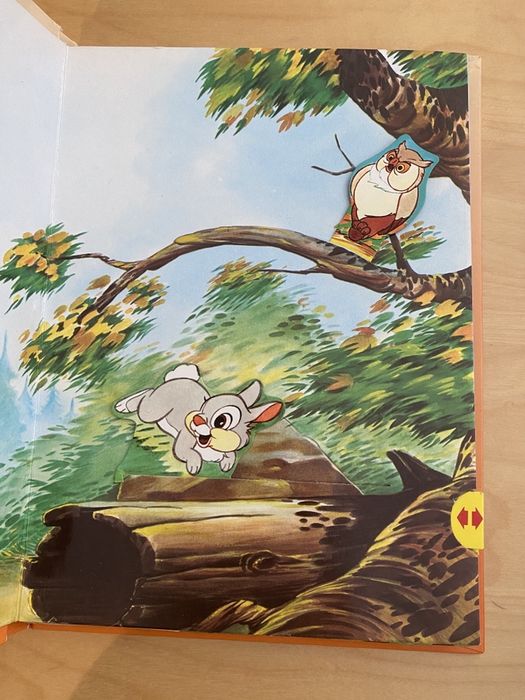 Livro c/movimento Pinóquio e Bambi