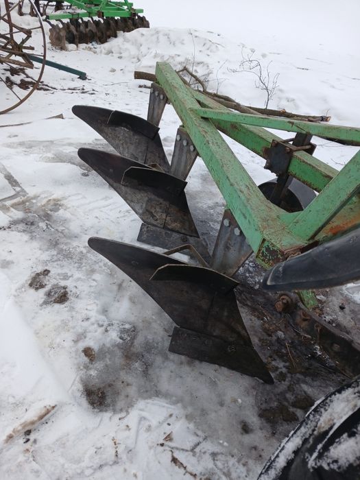 Продам плуг 3-35 стан ідеальний..
