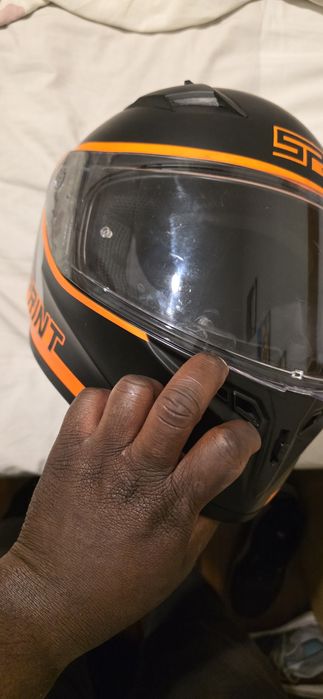 Capacete [Marca e Modelo] – Bom estado
: