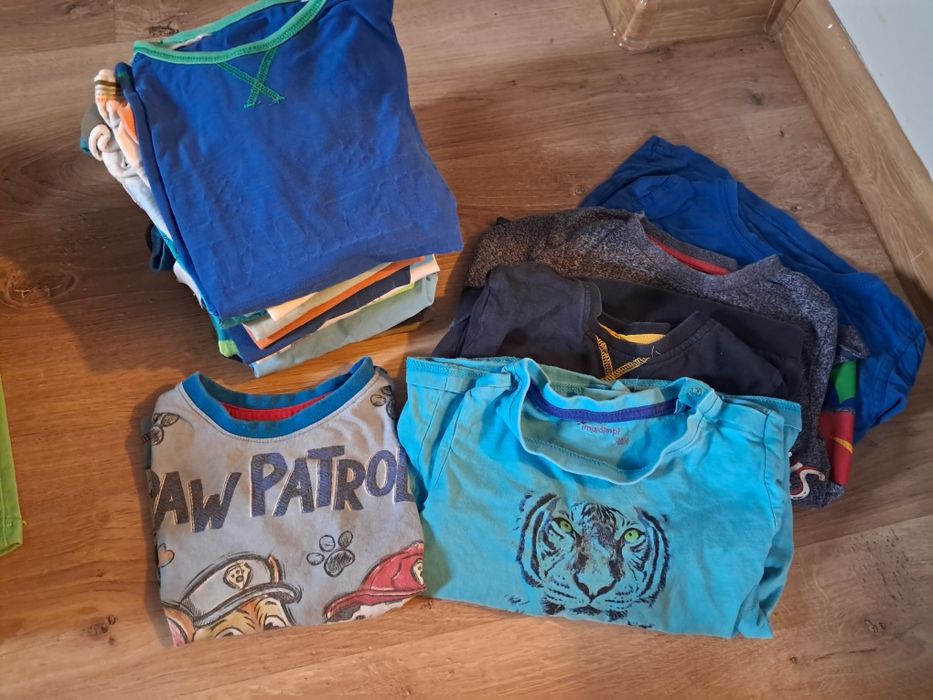 Oddam chłopięce ubranka 92-100