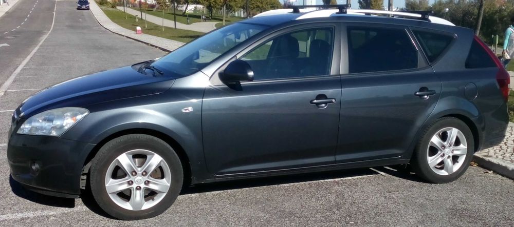 KIA Cee'd SW 1.4 EX 109cv | Só 88.700 km | Impecável