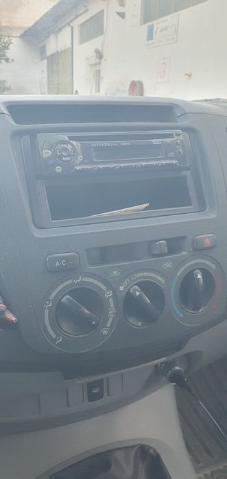 oyota Hilux 2.4 D-4D Cabine Dupla (5 Lugares) – 2008 – Nacional