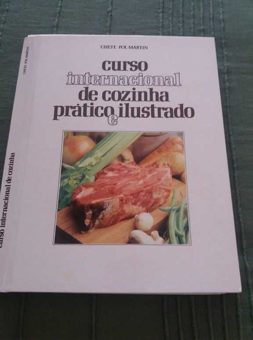 Curso Internacional de Cozinha - Chefe Pol Martin - 49 volumes e capas