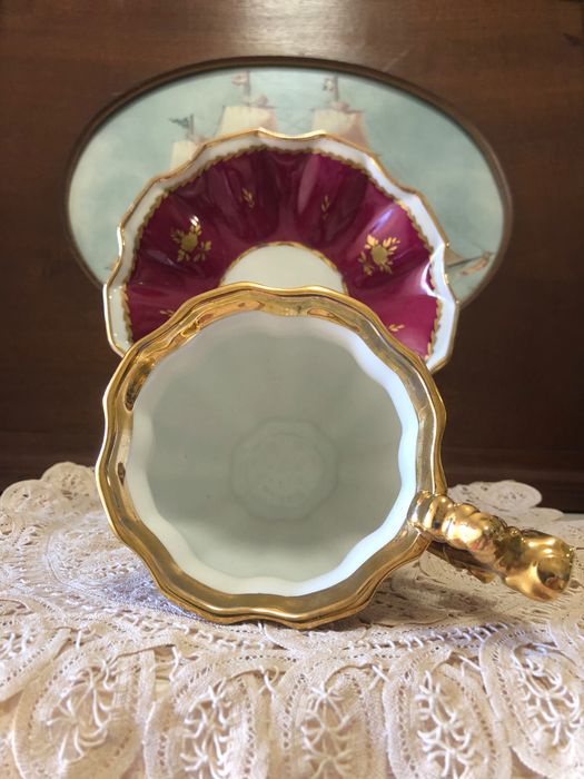 Chávena de porcelana francesa antiga