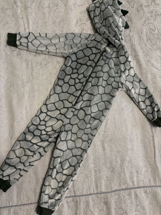 Теплий костюм динозавра