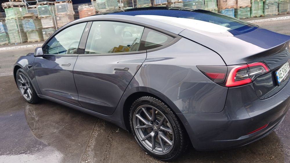 Продам Tesla model 3