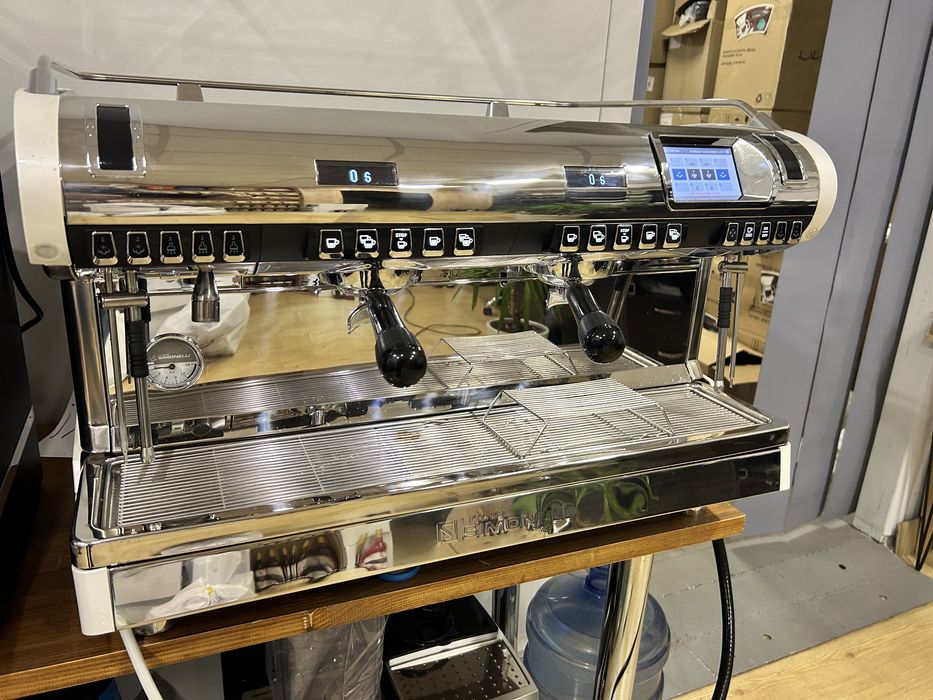 Кавомашина Nuova Simonelli Aurelia Wave Мультибойлер