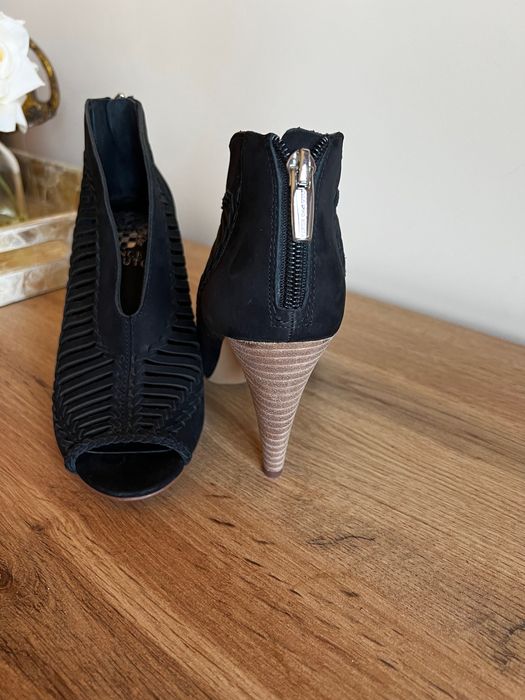 Nowe buty Vince Camuto 36