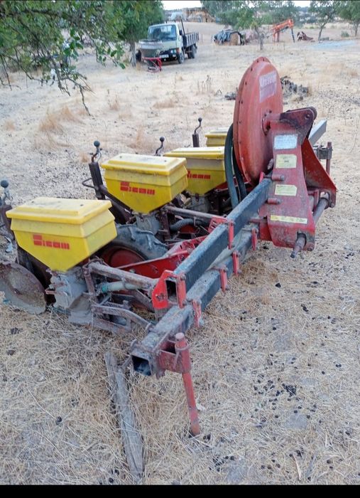 Máquina de plantar batatas