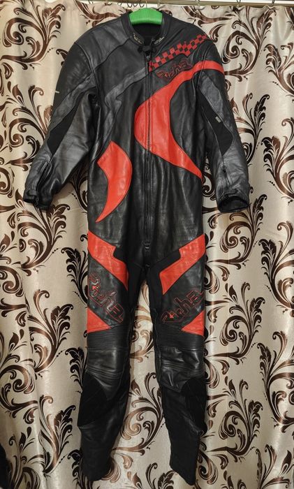 Кожаный мотокомбинезон  Richa с защитой.размер 48