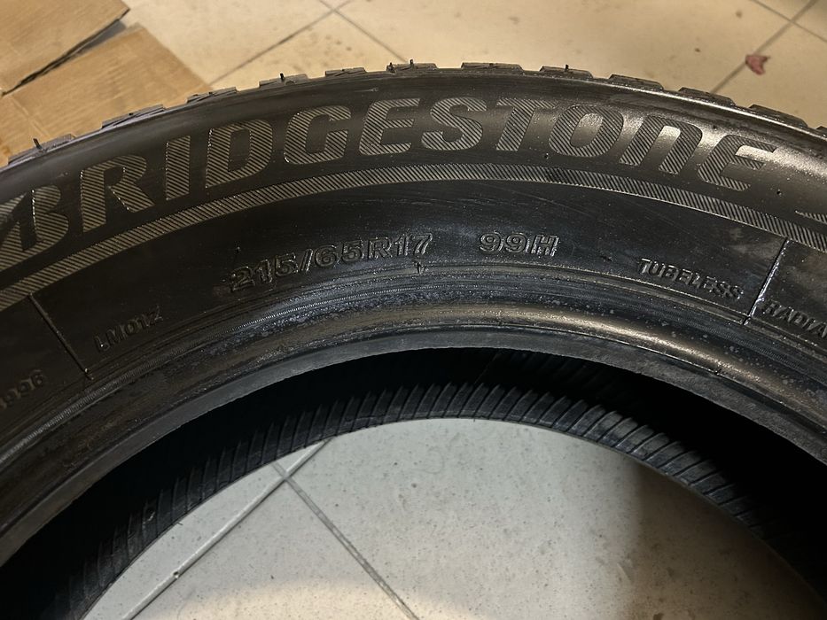215/65/17 99H Bridgestone Blizzak LM001