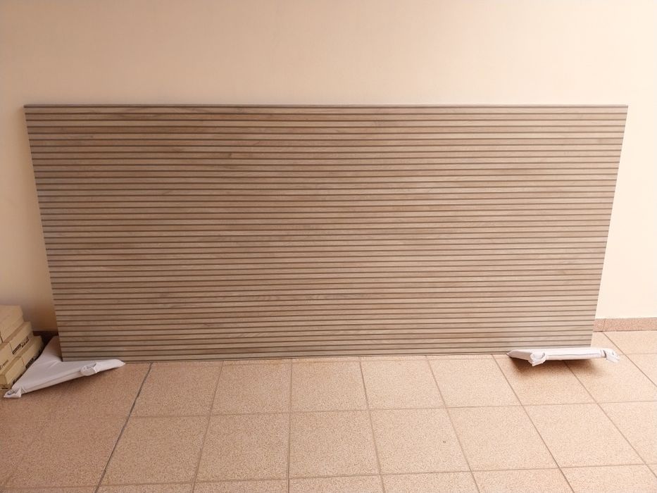 Revestimento de parede em cerâmica 260cm x 120cm