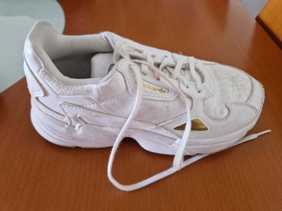 Ténis Adidas Falcon