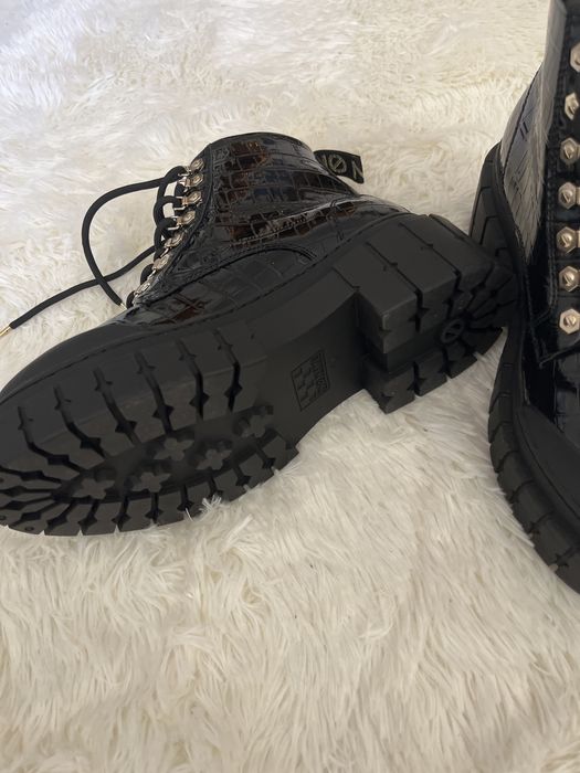 Buty marki No name kupione we Francji