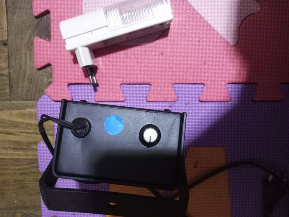 Holofote e luz noturna led de tomada