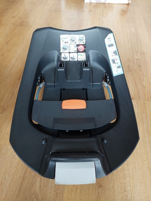 Fotelik z bazą  Cybex Atom 5