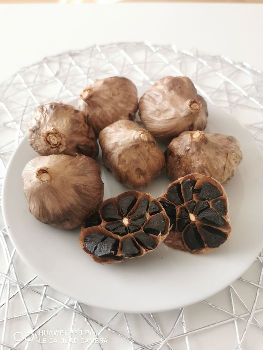 Czarny czosnek glowki 1kg 2 główki gratis
