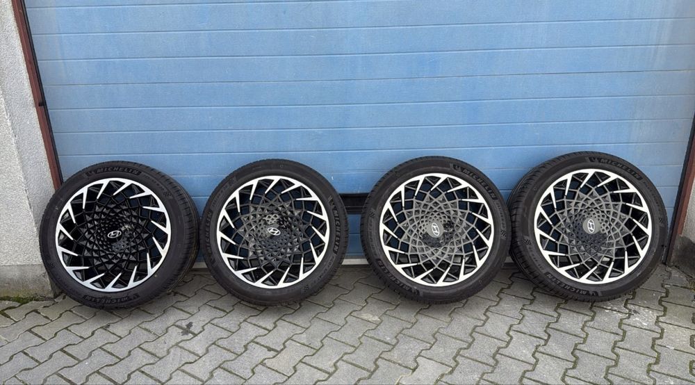 Hyundai IONIQ 5 диски з резиною R20