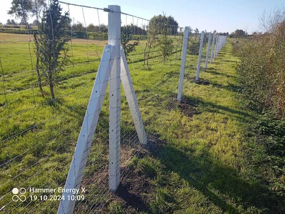 Słupek betonowy Siatka leśna Słupki betonowe Brama Ogrodzenie-Montaż