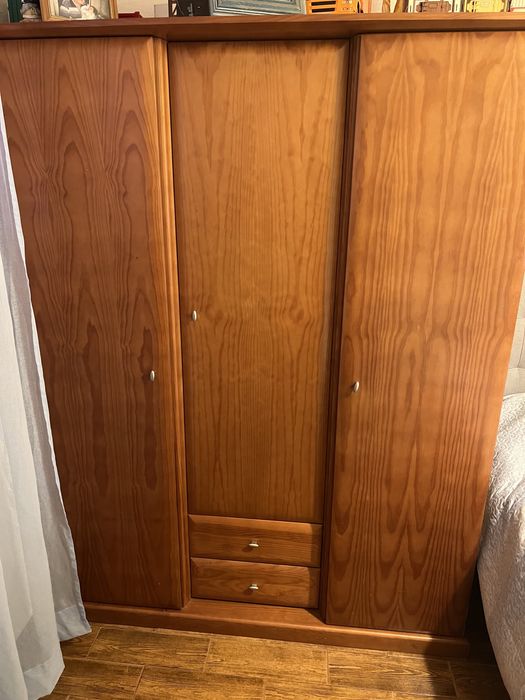 Vendo roupeiro 3 portas