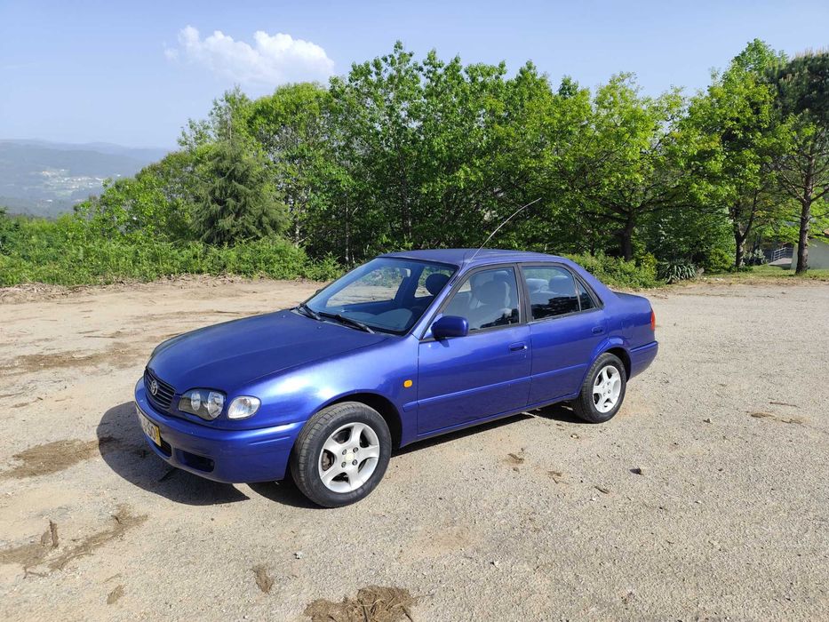 Toyota Corolla 1.4 sedan