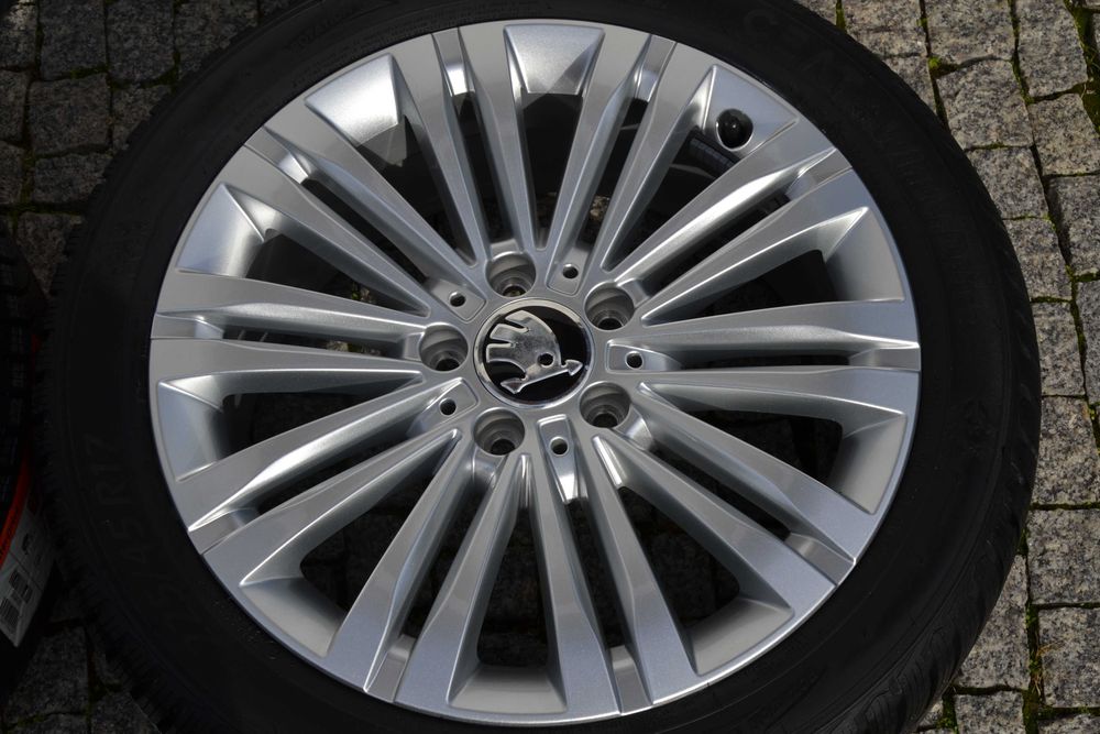 Koła Skoda Octavia 2,3 Opony Zimowe 225/45R17 Nowe 2025