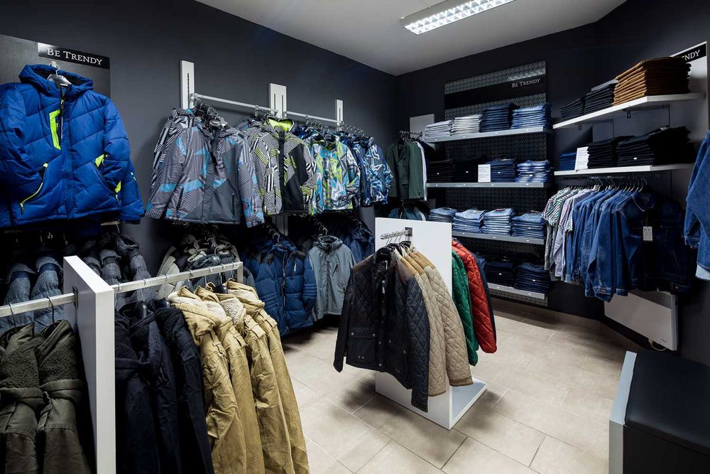 Meble wyposażenie sklepu odzieżowego modułowe na 70-120m2 pow. sklepu