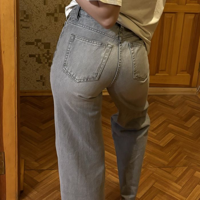 Сірі джинси Mango