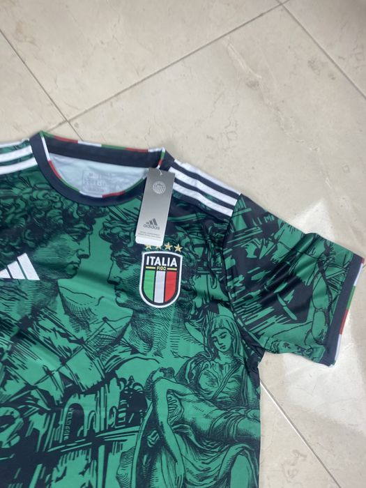 t-shirt editada de itália