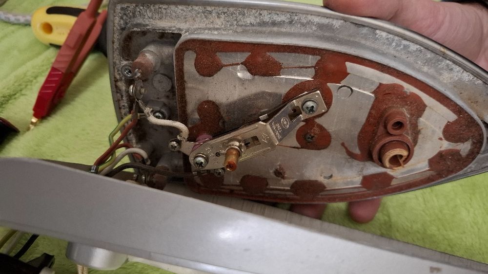 Праска  Eurotec (EU-5541) на запчастини/Утюг на запчасті