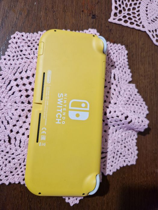 Nintendo Switch Lite Yellow