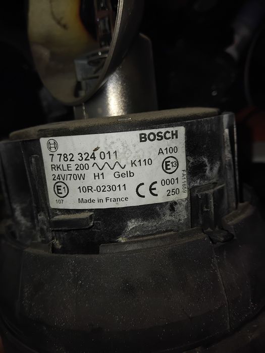 Продам проблесковый фонарь жёлтого цвета