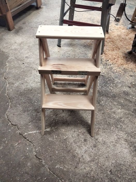 Cadeira e Escadote64409144485635121