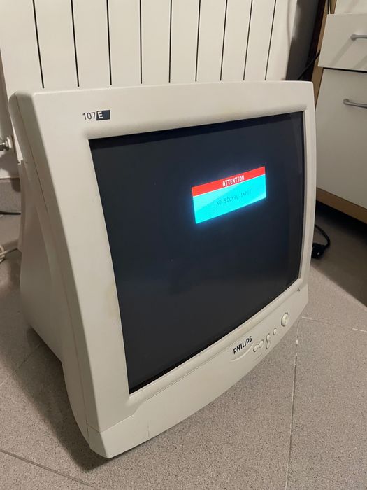 Monitor CRT Philips 107E (17") — Perfeito para Retro Gaming /PC Antigo