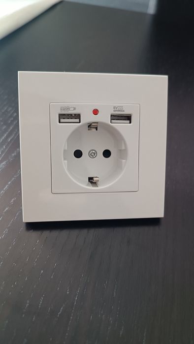 Tomada elétrica com usb
